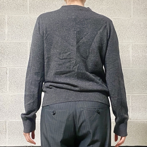 Banana Republic Dark Grey 100% Merino Wool V-Neck Long Sleeve Sweater Size L - Picture 2 of 6